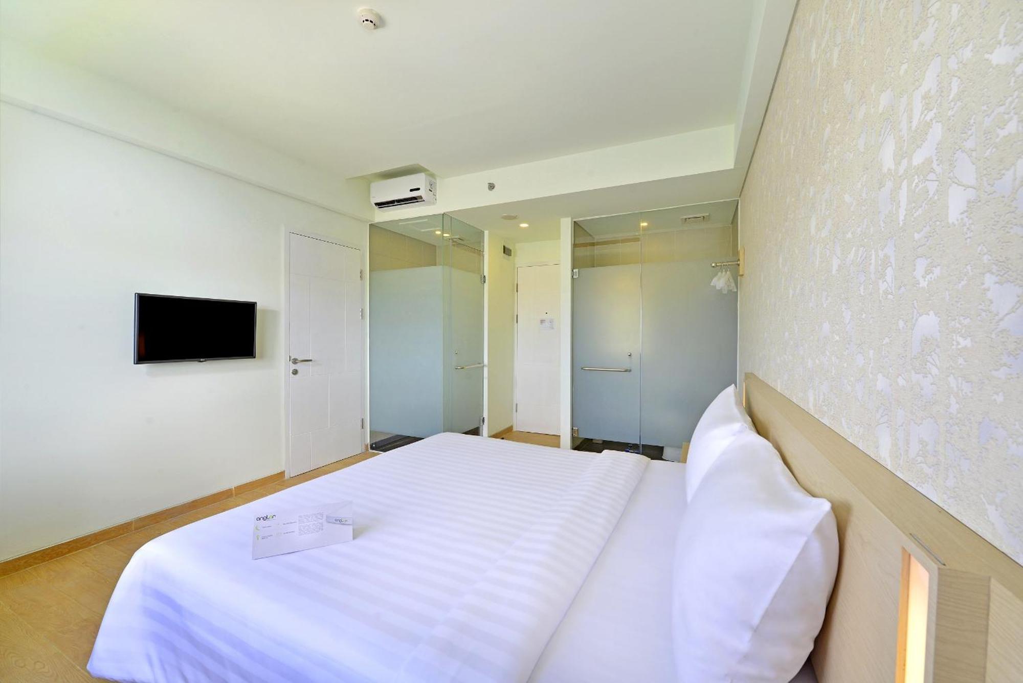 Whiz Prime Hotel Sudirman Cilacap Extérieur photo
